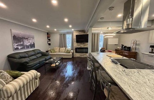 Woodslee House | Full House - 5 Bed, 2 Bath
