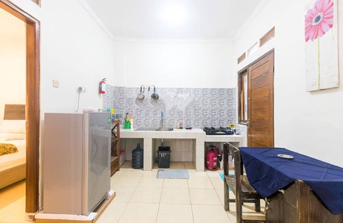 Depok House | Full House 6 BR with Privat Pool near Maguwoharjo Stadium @FHStay Maguwo