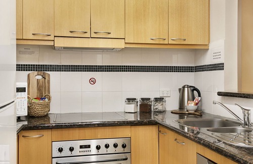 Perth Central Business District Apartment | Fully Airconditioned 2 Bedroom/2 Bathroom Apartment With Pool