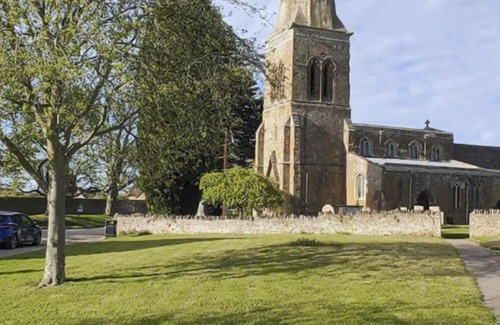 Harrington House | Fully Detached Cottage House Loddington Kettering