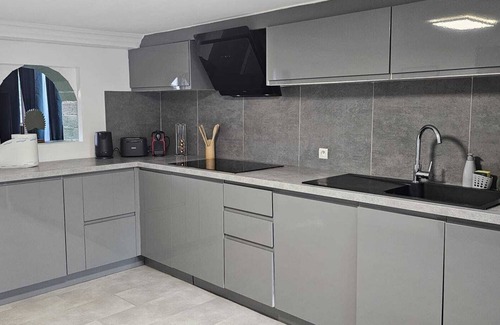 Tremblay-en-France Apartment | Fully equipped apartment 65 m2 + shared pool
