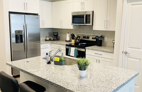 Barker Apartment | Fully Equipped Cozy Apartment - Long Term Stays Welcome