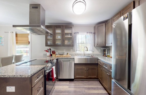 Douglasville House | Fully Equipped Orchard near Downtown GA & Airport