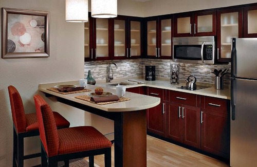 Florence Condo | Fully Equipped Suite | Outdoor Pool + Free Breakfast + Fitness Center