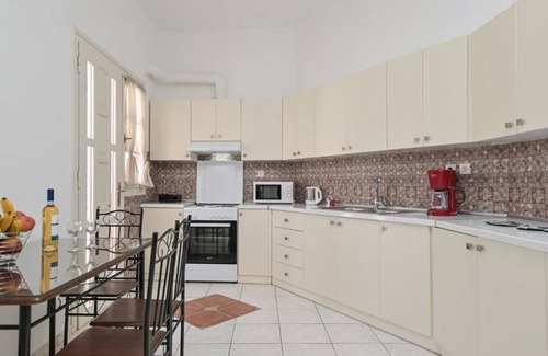 Vivlos House | Fully equipped vacation home with scenic view, 7 min drive to the beach.