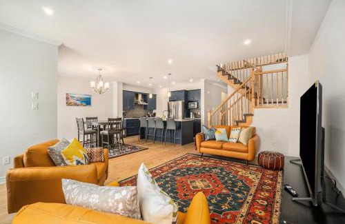 Ottawa Division House | Fully Furnished 4 Bedroom House in Ottawa