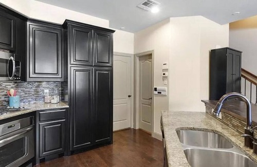 Legacy Park Apartment | Fully Furnished Corporate Plano Shops of Legacy Rental