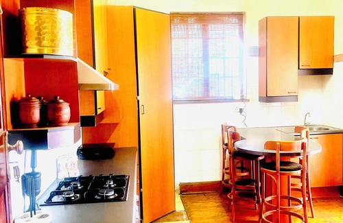 Greater Johannesburg Metropolitan Area Villa | Fully furnished home in Melville-5 minutes to the famous 7th Street