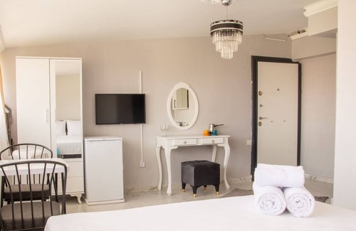Kuscular Apartment | Fully Furnished Studio Flat Near Seashore in Urla