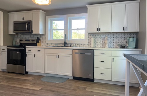 Bristol House | Fully remodeled cottage within 15 minutes of everything!