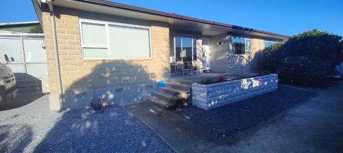 Stoke House | Fully Renovated 3 Bedroom Home