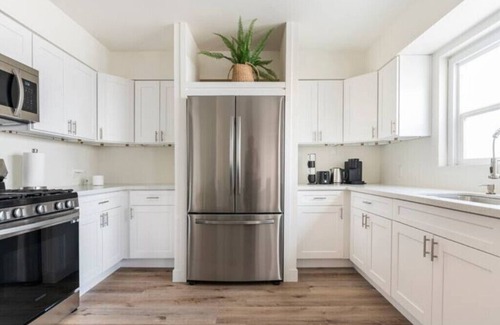 Harbor House | Fully Renovated Sunny California House w/Free Parkingnn