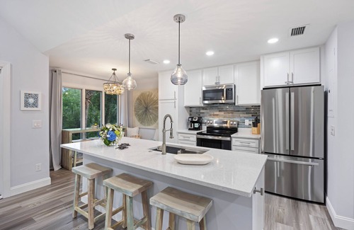 Kiawah Island Condo | Fully Updated Kiawah Tennis Club Villa! Screened Porch! NEW LISTING