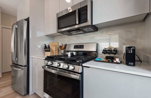 West Loop Apartment | Fulton Market Group Hub: 2 Units, Walk to Dining