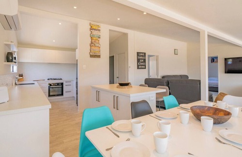 Whangamata Cottage | Fun at Whangamata - Whangamata Holiday Home