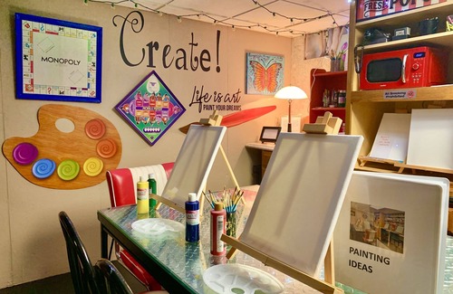 Ottawa House | Fun Escape 1 - Starved Rock - Skydive- Game Room