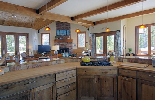 Warrior's Mark West House | Fun home,zipline,tramp,trail access,hot-tub,mtn views,kid&pet👍town skihill close