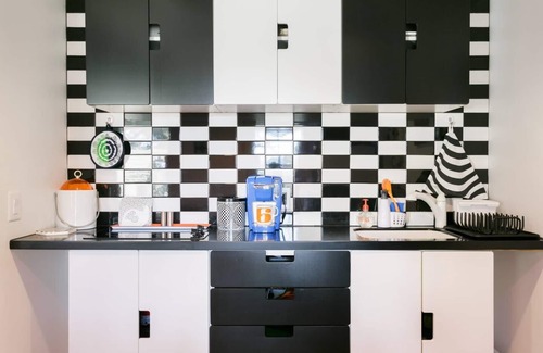 Sunset Junction Apartment | Fun Pop-Art Pad in Silver Lake, Huge Balcony with Park View