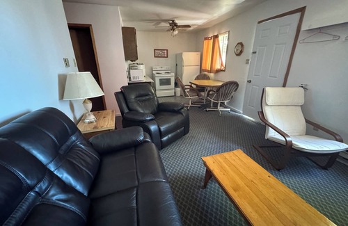 Curryville Cottage | Fundy Rocks Resort family Cottage - Near Famous Hopewell Rocks
