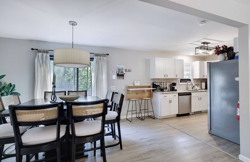 Bushkill House | FunFilledHome-SharedPool-GameRoom-FirePit-Karaoke-AirConditioning-PetFriendly