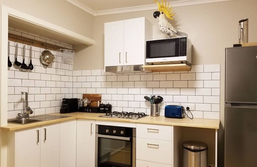 Emerald Apartment | Funky, art-inspired holiday apartment | Emerald, Vic
