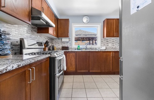 Glendale House | Furnished 3BR Spacious Monthly Stays Near NOTL