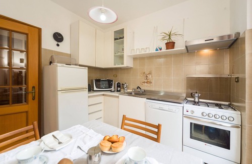Avegno House | furnished apartment for 4/6 people in the heart of the Italian Riviera