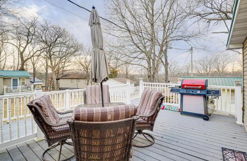 Warsaw House | Furnished Deck Pet-Friendly Home in Warsaw