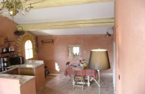Salon-de-Provence Apartment | Furnished home* in a house with character