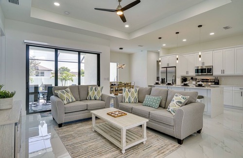 Diplomat House | Furnished Lanai & Private Pool: Cape Coral Home