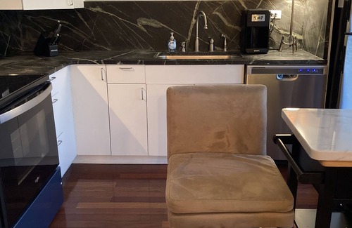 Lakeway House | Furnished rental in upscale neighborhood