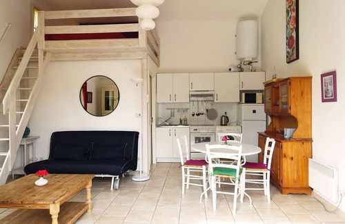 Uzes Apartment | Furnished with taste, spacious, luminous, mezzanine, terrace, garden, car park