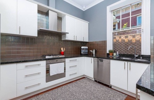 Subiaco House | Fusion of 20th century charm & modern convenience!
