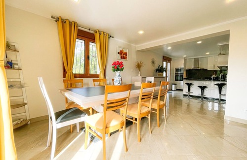 Saint-Ismier House | #FW The House of Sunny Gardens 🌞