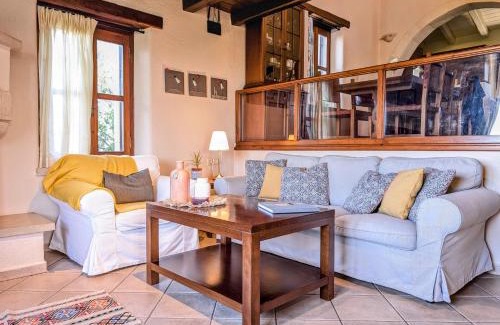 Kounavi Villa | Fyllosia Villa Part of Cretan Retreat