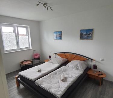 Dueren House | Gäste Haus Am See