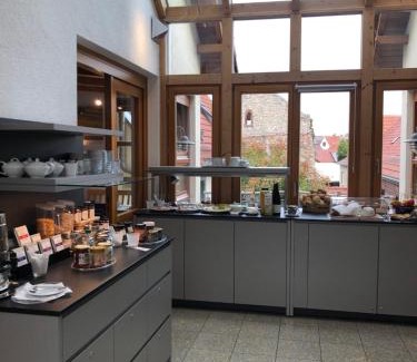 Floersheim Dalsheim Hotel | Gästehaus & Weingut PETH