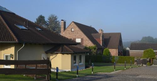 Rederscheid House | Gästehaus Windhagen