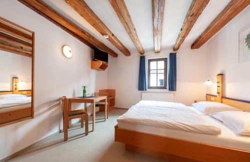 Grosskarlbach Bed & Breakfast | Gästezimmer im Weingut Wolf
