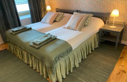 Storlinge Bed & Breakfast | Gård Halltorps hage