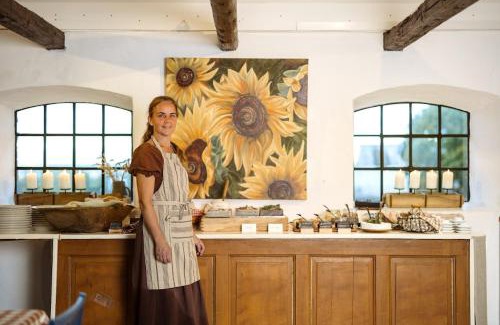 Storlinge Bed & Breakfast | Gård Halltorps hage