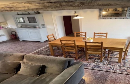 Druyes-les-Belles-Fontaines House | Gîte au coeur d'un domaine