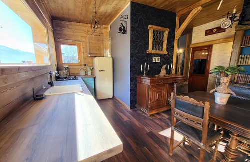 Saint-Martin-sur-la-Chambre Condo | Gîte Insolite Harry Potter en Savoie Pour 5 Personnes