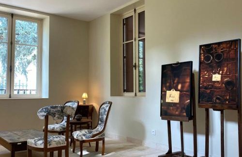 Ainay-le-Vieil House | Gîte élégant avec jardin privé, climatisation et parking à Ainay-le-Vieil - FR-1-586-7