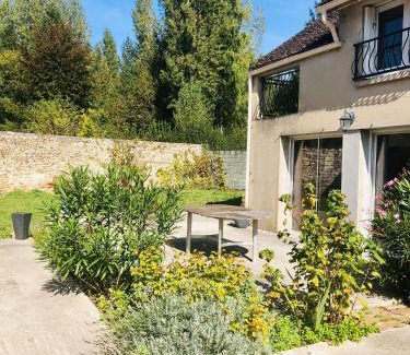 Vernou-la-Celle-sur-Seine House | Gîte 10 lits proche forêt Fontainebleau