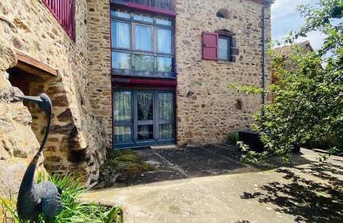 Saint-Beauzire House | Gîte 4 étoiles au cœur de l’Auvergne avec terrasse, jardin clos et équipements pour enfants - FR-1-582-476