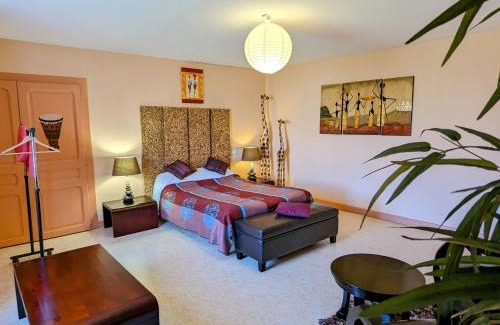 Mecrin House | Gîte accueillant 10 pers avec terrasse, proche nature, idéal pour famille et PMR à Mécrin - FR-1-585-12