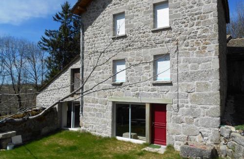 Rieutort-de-Randon House | Gîte au calme pleine nature près d'un ruisseau
