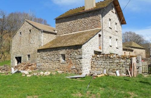 Rieutort-de-Randon House | Gîte au calme pleine nature près d'un ruisseau