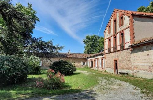 Castelnau-d'Estretefonds House | Gîte au cœur du château Flotis